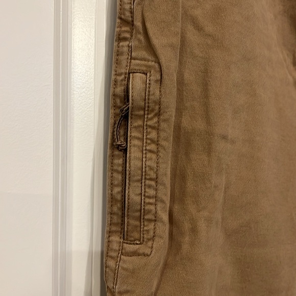 G.H. Bass & Co. Tan Chino Pants Classic Style - Picture 2 of 9